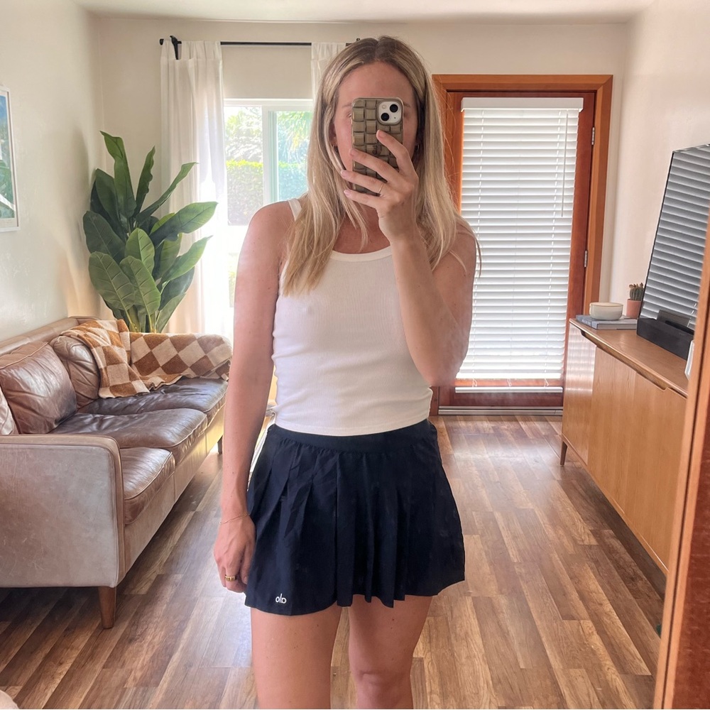 alo varsity tennis skirt
